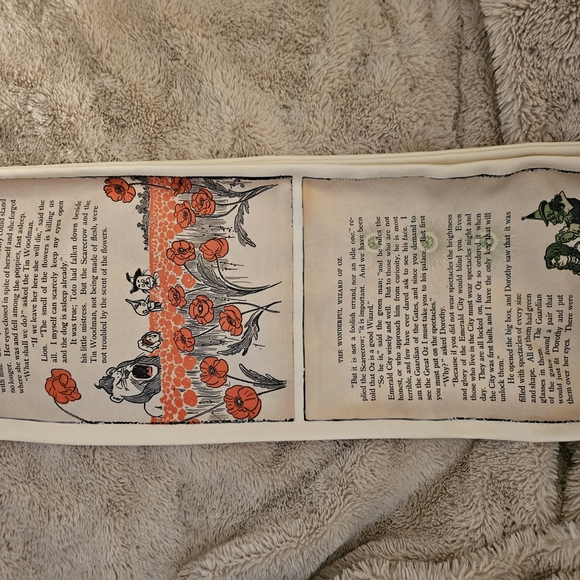 Wizard of Oz Themed Scarf - Picture 4 of 6